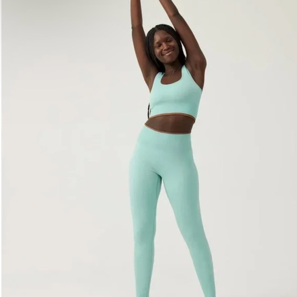 NWT Outdoor Voices Seamless Ribbed 7/8 Leggings in Storm Blue